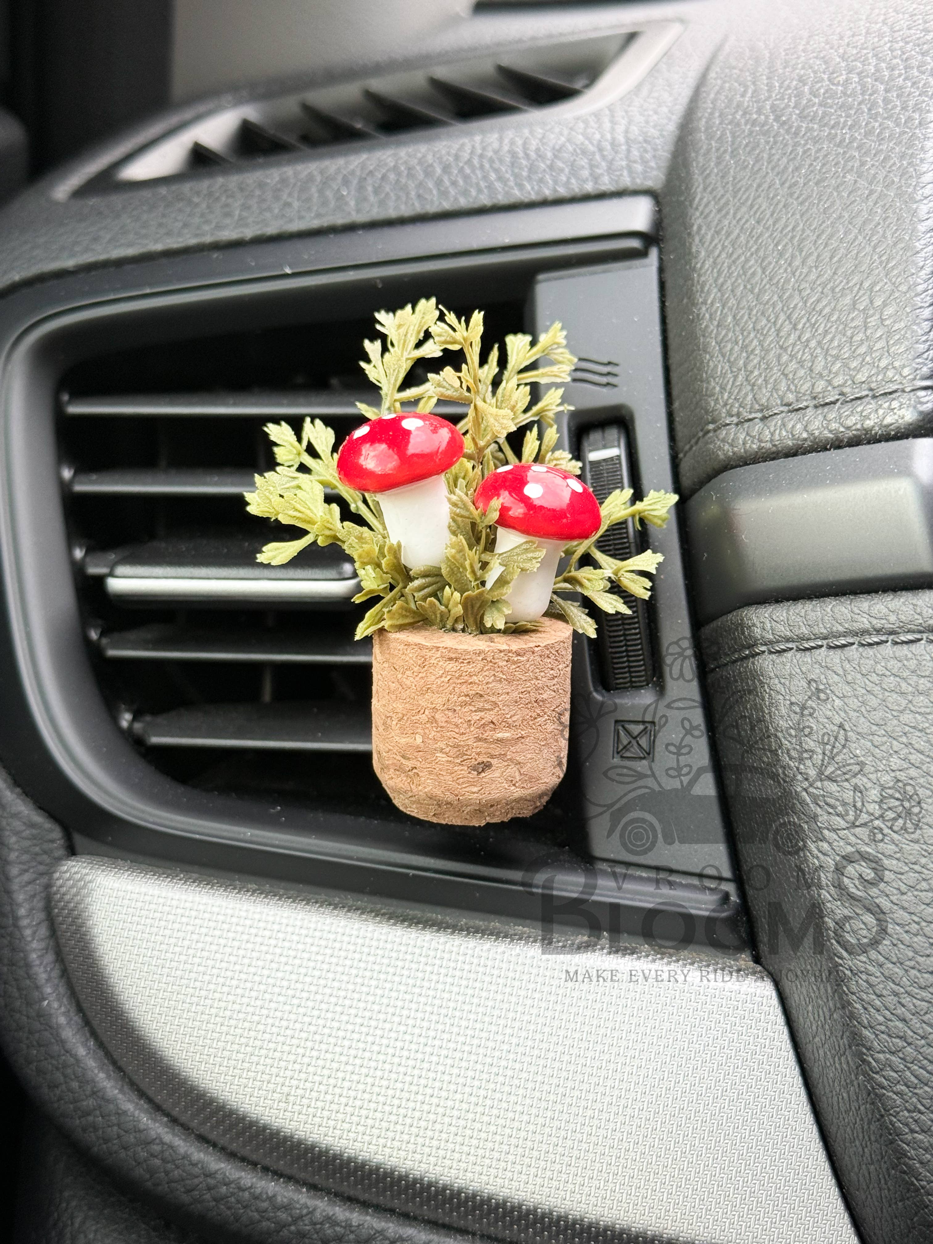 Mushroom Vent Clip Car Air Freshener Diffuser (Reusable): Clean & Fresh - Random Bestseller