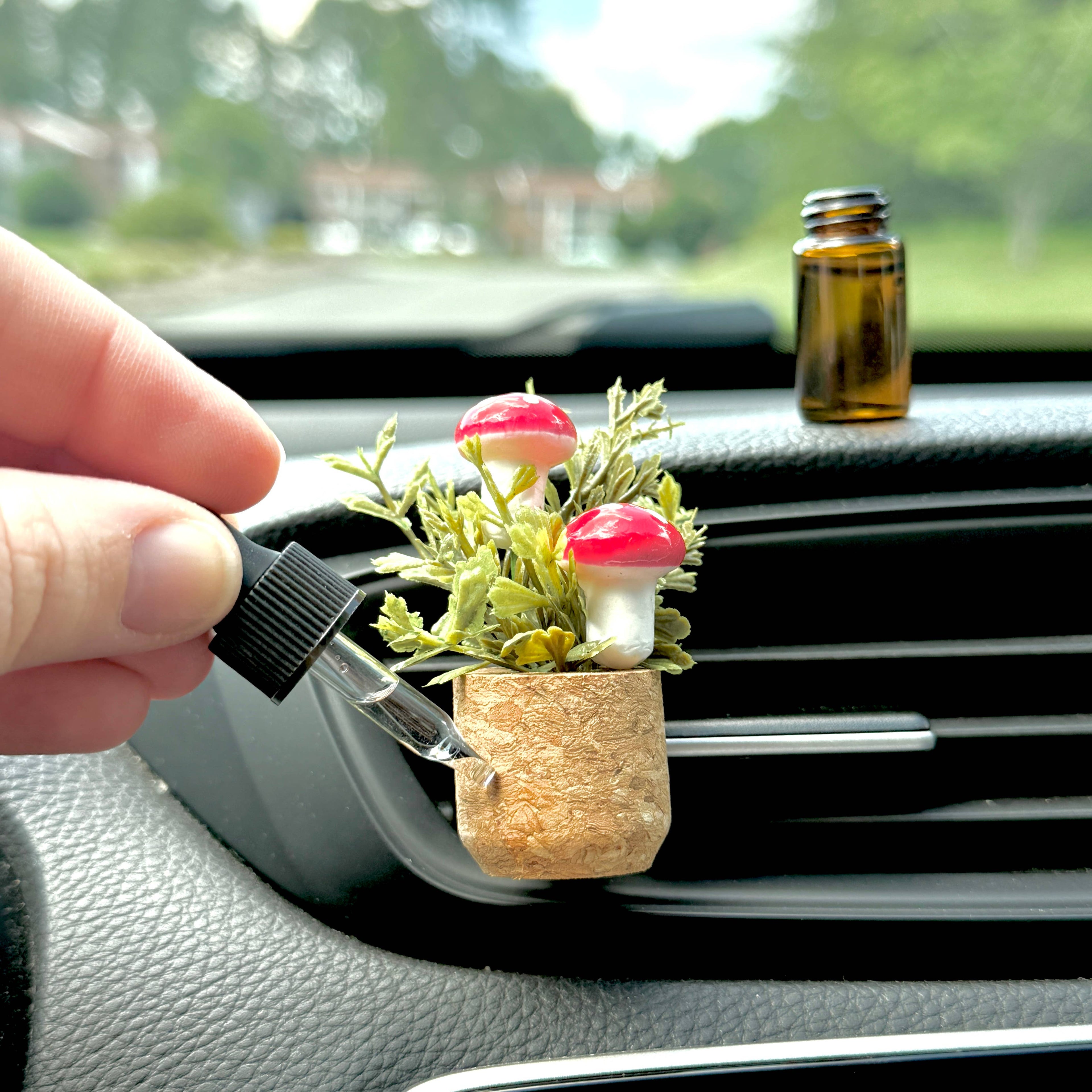 Mushroom Vent Clip Car Air Freshener Diffuser (Reusable): Clean & Fresh - Random Bestseller